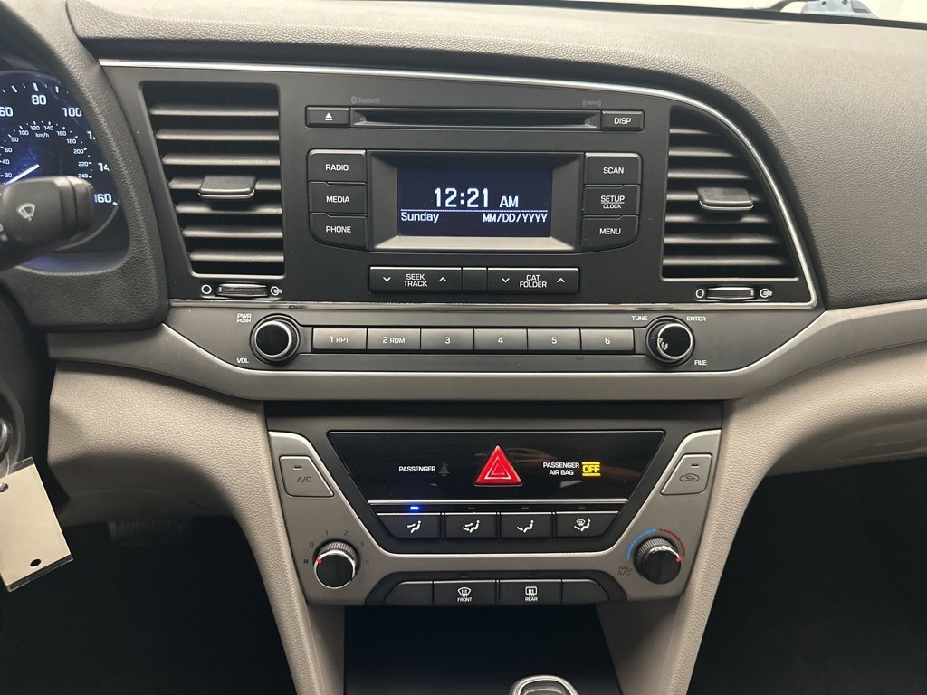 Used 2017 Hyundai Elantra SE image 19