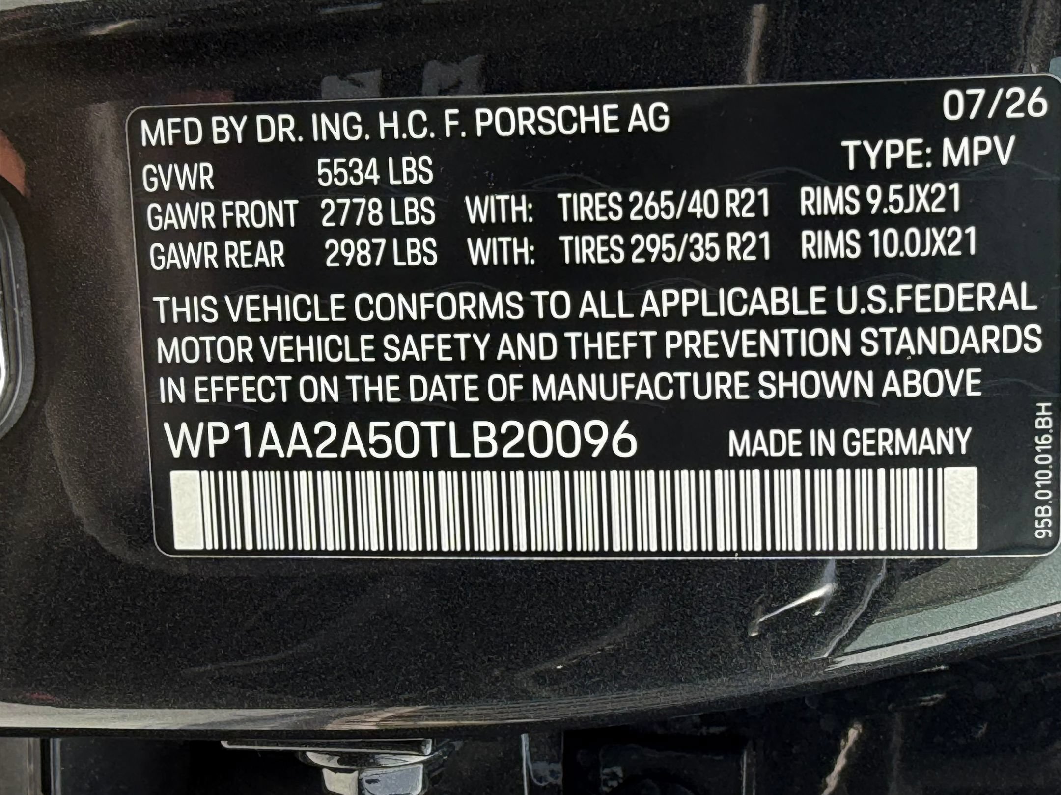 Used 2026 Porsche Macan AWD/4WD image 25