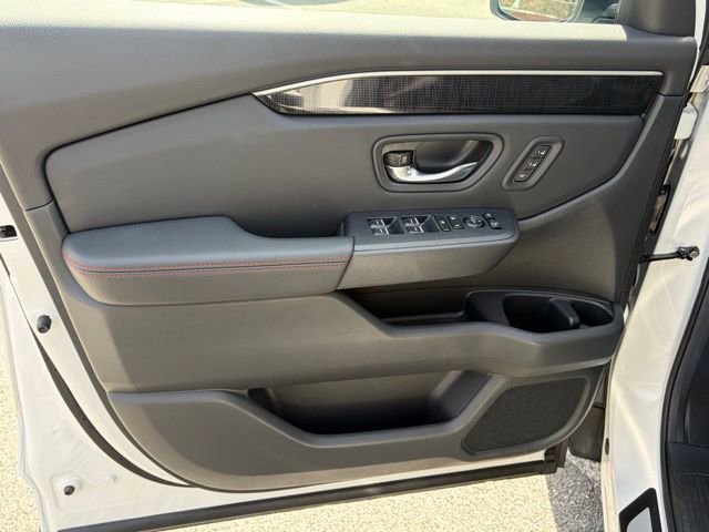 Certified 2025 Honda Pilot Black Edition image 12