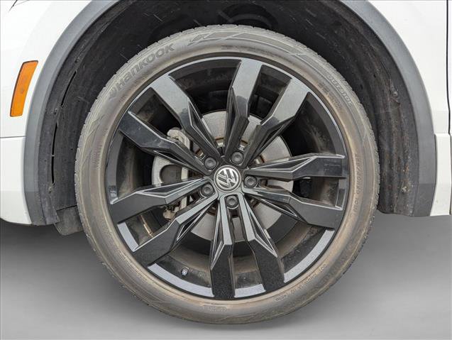 Used 2021 Volkswagen Tiguan SE R-Line image 13