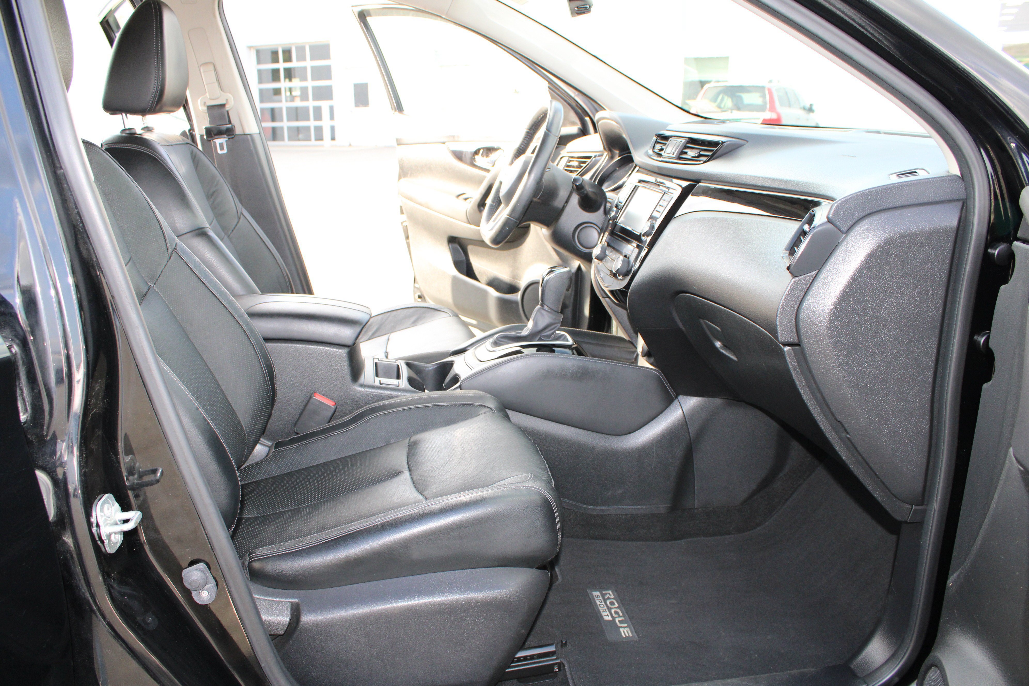 Used 2017 Nissan Rogue Sport SL AWD/4WD image 16