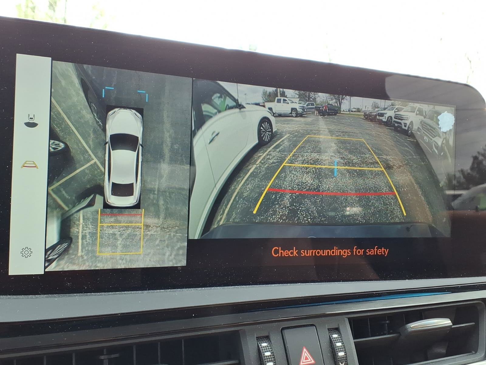 Used 2024 Lexus ES 300h Ultra Luxury w/ Accessory Package (Z2) image 14