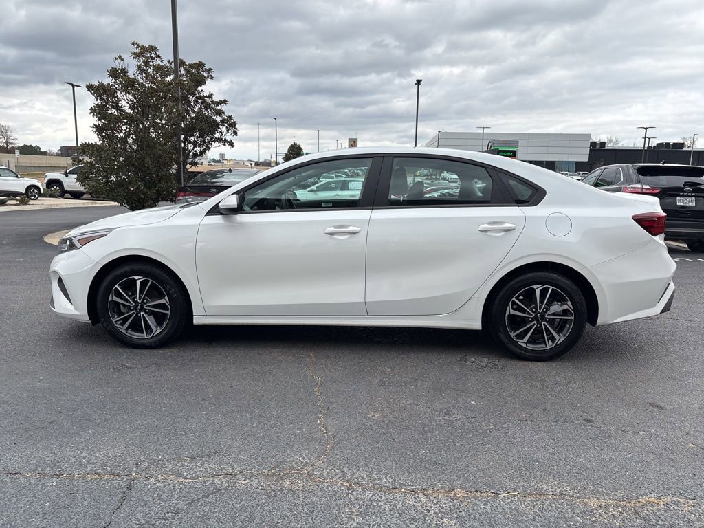 Used 2024 Kia Forte LXS image 9
