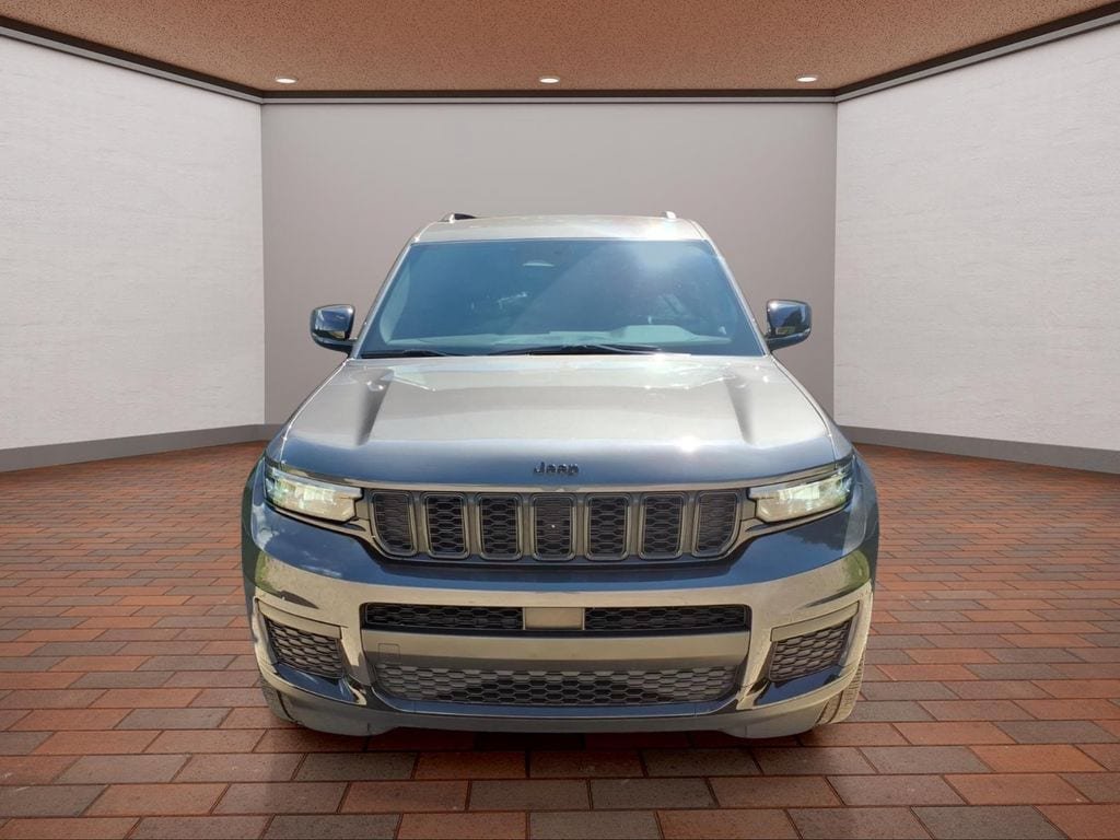 Used 2023 Jeep Grand Cherokee L Laredo AWD/4WD image 2