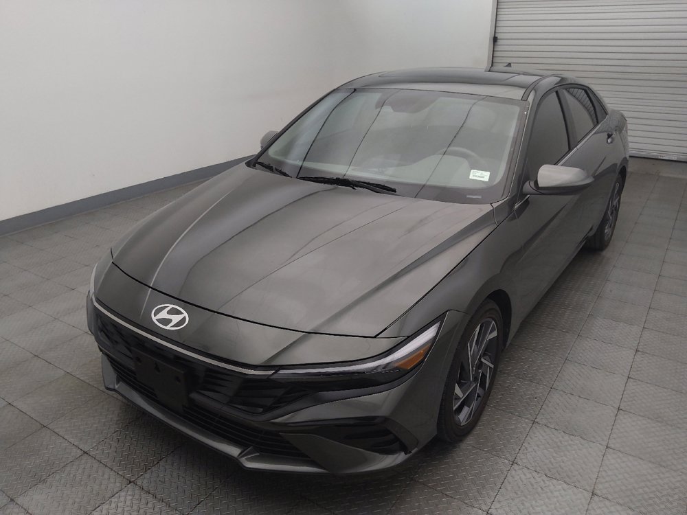 Used 2025 Hyundai Elantra SEL FWD image 15