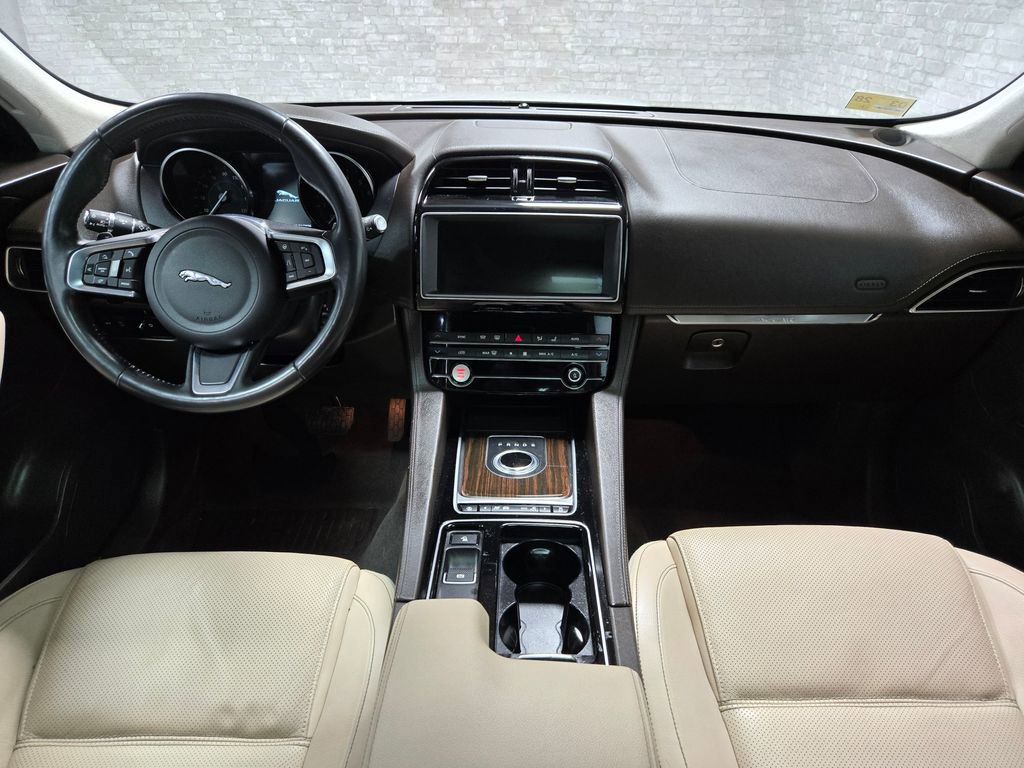 Used 2020 Jaguar F-PACE Prestige AWD/4WD image 37