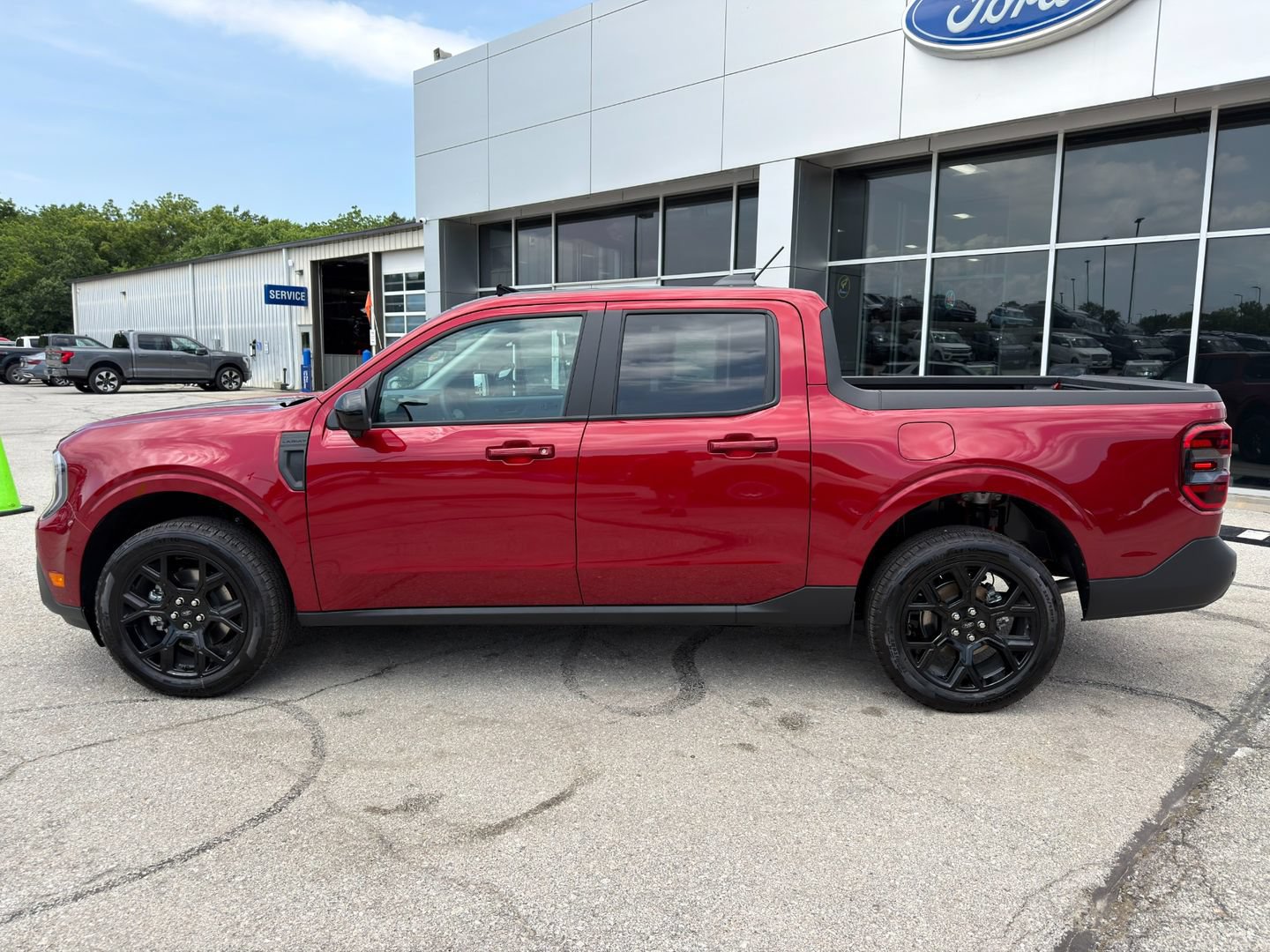New 2026 Ford Maverick Lariat w/ Black Appearance Package AWD/4WD image 4