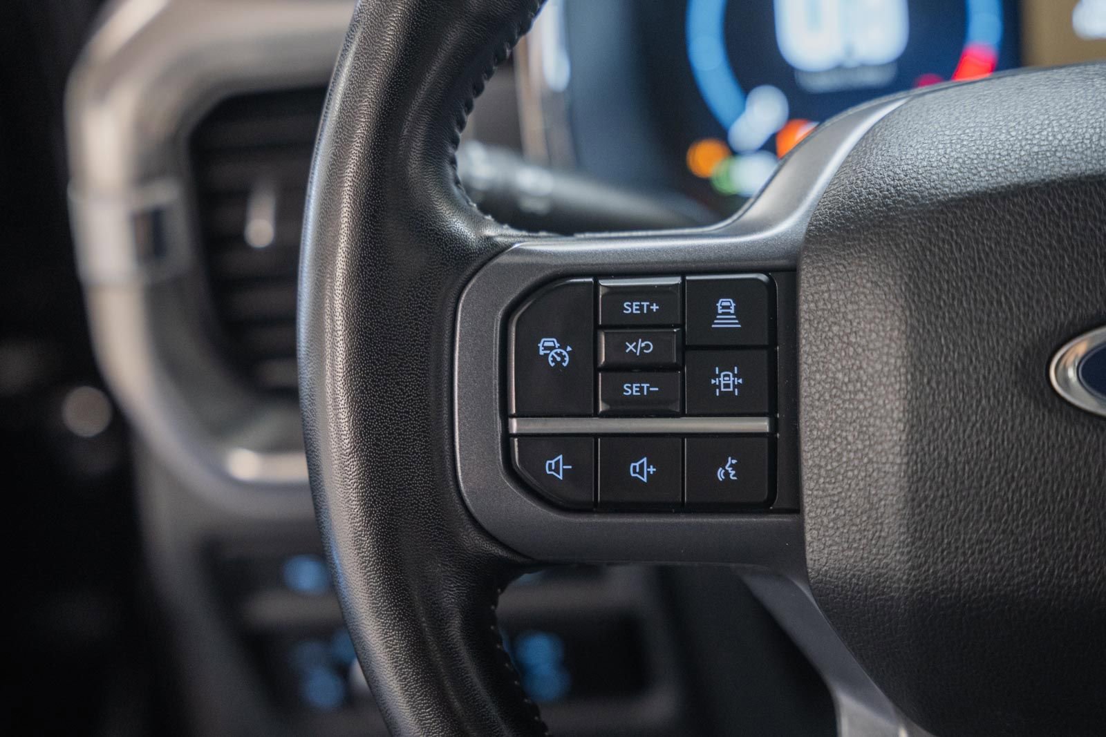 Used 2023 Ford F150 Lariat w/ Equipment Group 502A High image 32