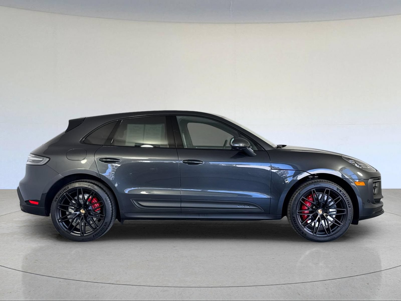 Certified 2024 Porsche Macan GTS AWD/4WD image 9