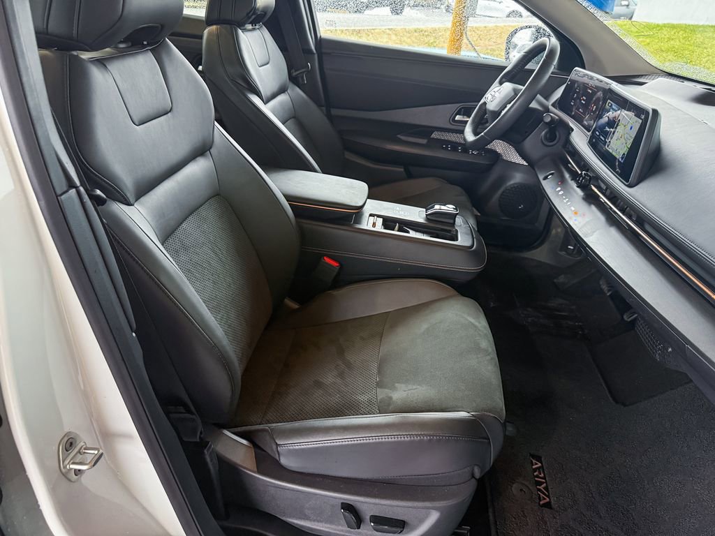Certified 2025 Nissan Ariya AWD image 10