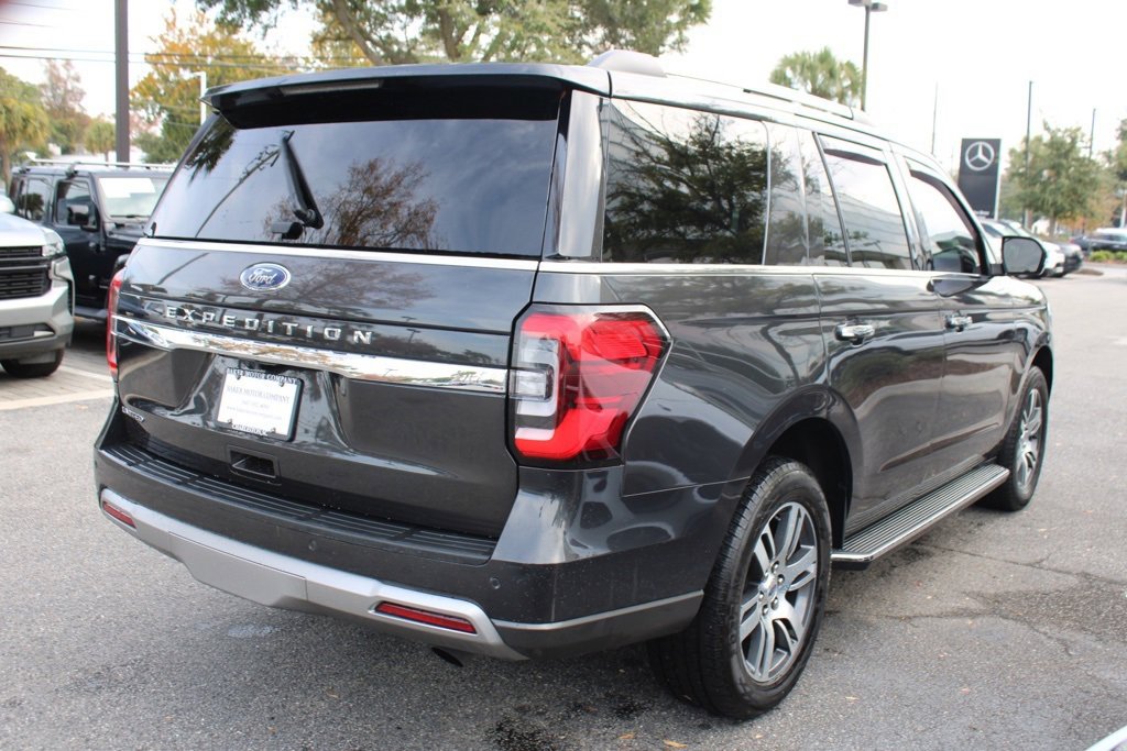 Used 2022 Ford Expedition Limited image 9