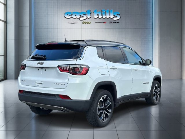 Used 2023 Jeep Compass Limited w/ Sun and Sound Group AWD/4WD image 3