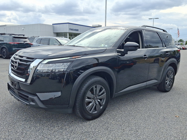 Certified 2022 Nissan Pathfinder SV image 3