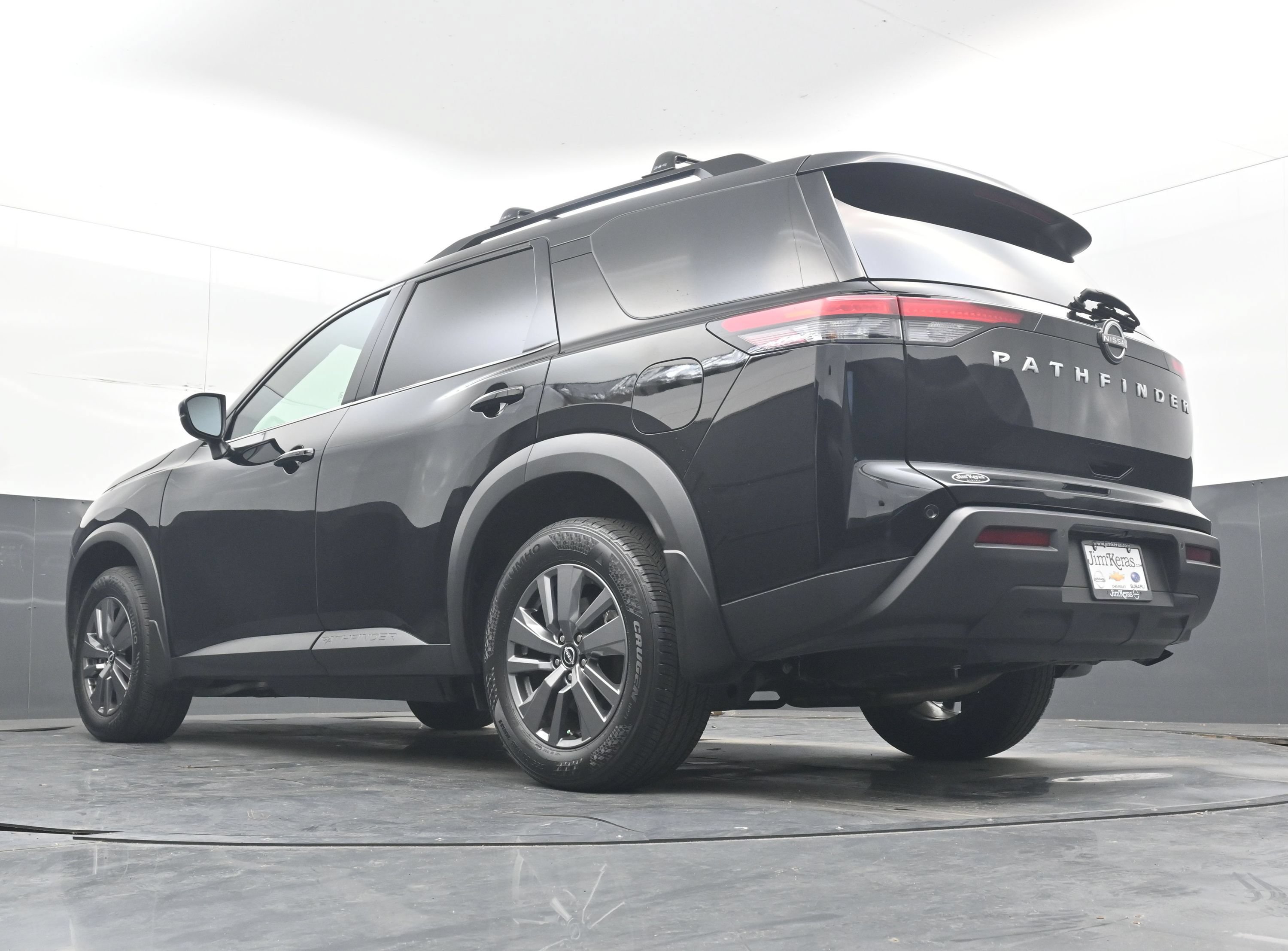 Used 2025 Nissan Pathfinder SV FWD image 27