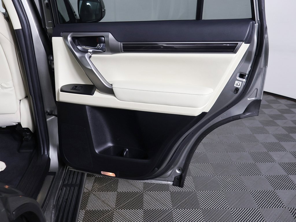 Used 2023 Lexus GX 460 Premium image 30