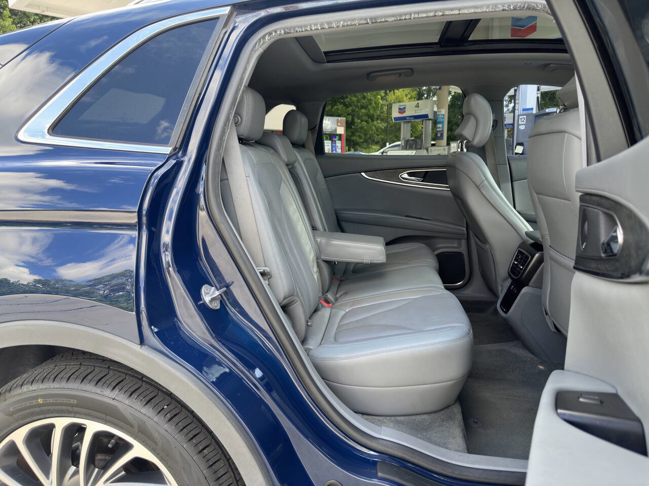 Used 2019 Lincoln Nautilus Reserve image 8
