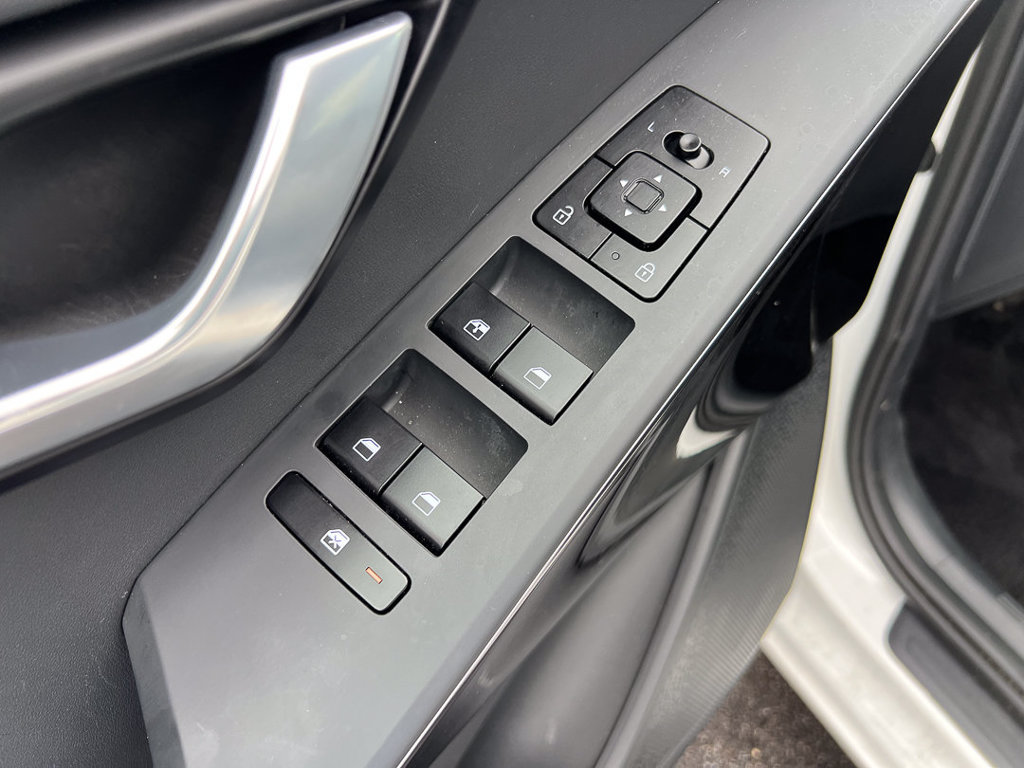Certified 2024 Kia Niro EX w/ EX Cold Weather Package FWD image 16