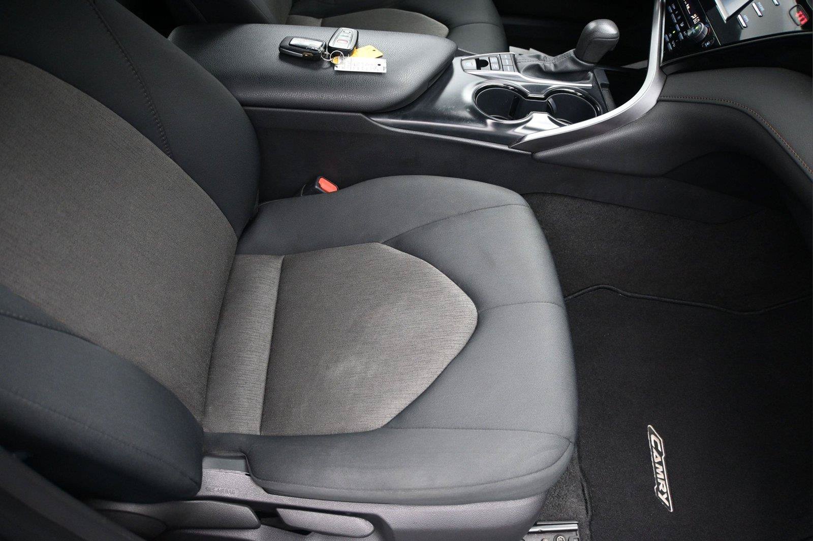 Used 2020 Toyota Camry LE FWD image 20