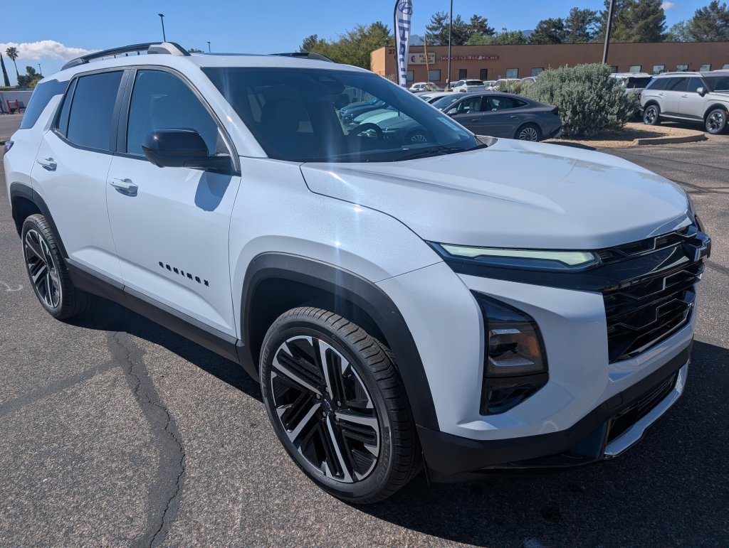 New 2026 Chevrolet Equinox RS w/ Convenience Package III AWD/4WD image 7