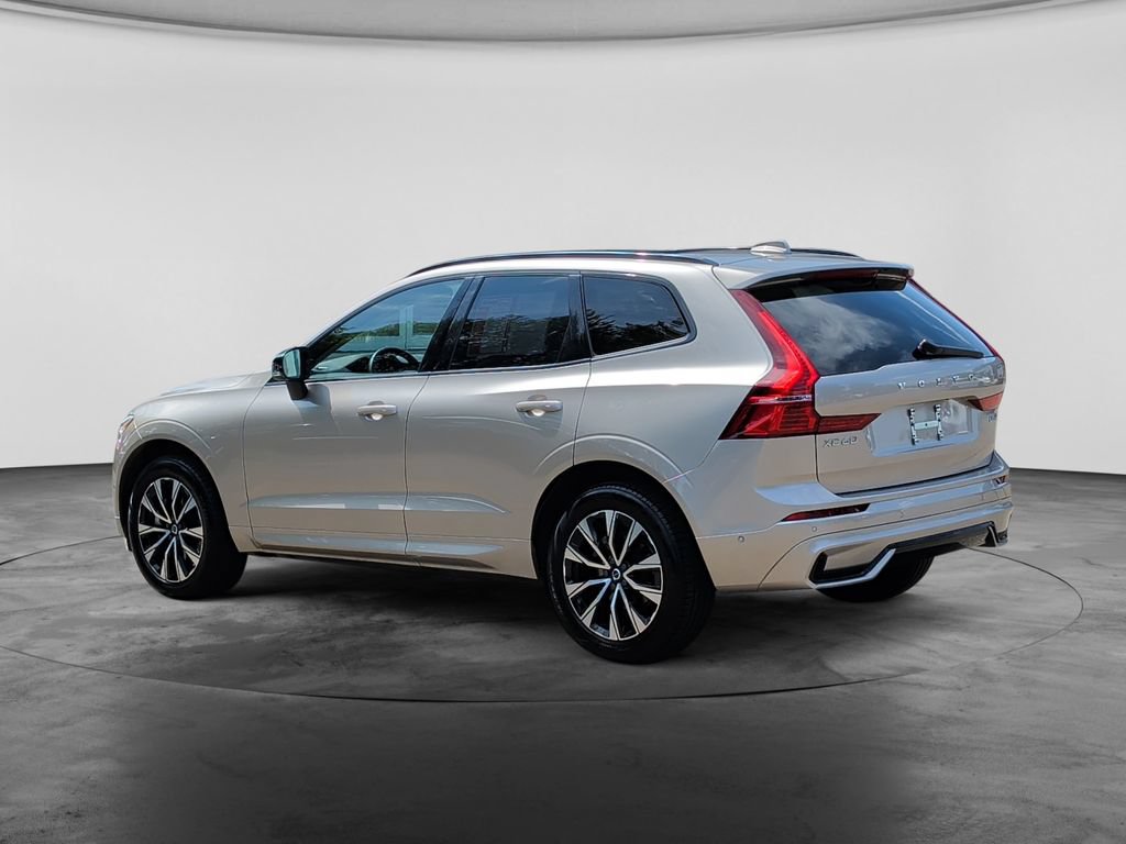 Used 2025 Volvo XC60 B5 Plus AWD/4WD image 5
