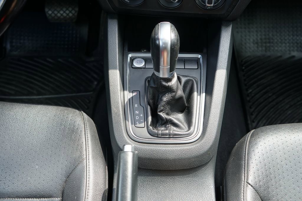 Used 2017 Volkswagen Jetta SE FWD image 21