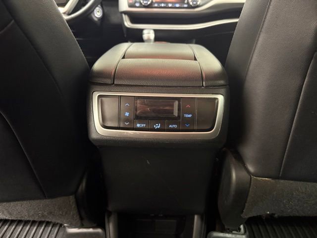 Used 2017 Toyota Highlander Plus FWD image 24