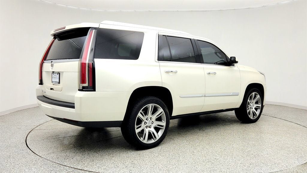 Used 2015 Cadillac Escalade Luxury AWD/4WD image 5