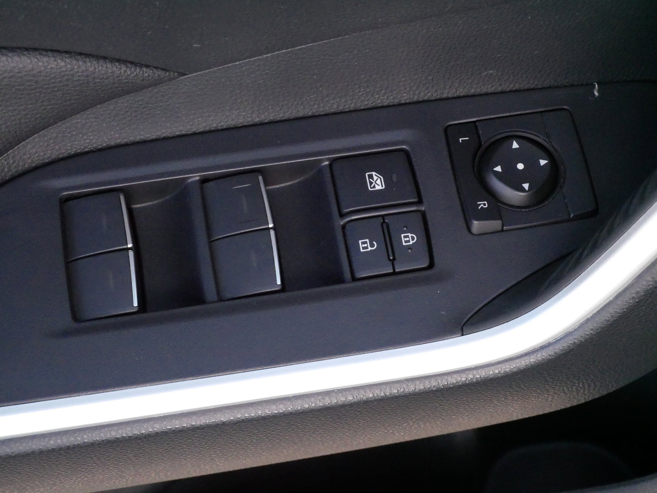 Certified 2022 Toyota RAV4 XLE Premium AWD/4WD image 19