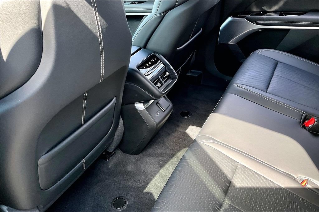 Certified 2025 Cadillac Lyriq Luxury w/ LPO, Floor Liner Package AWD/4WD image 10