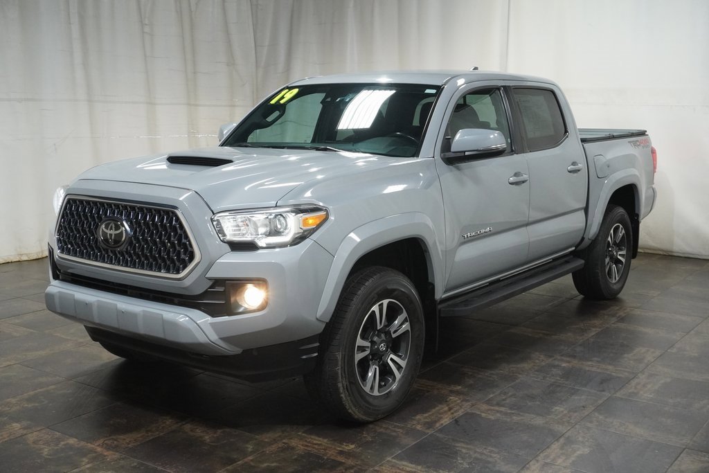 Used 2019 Toyota Tacoma TRD Sport image 2
