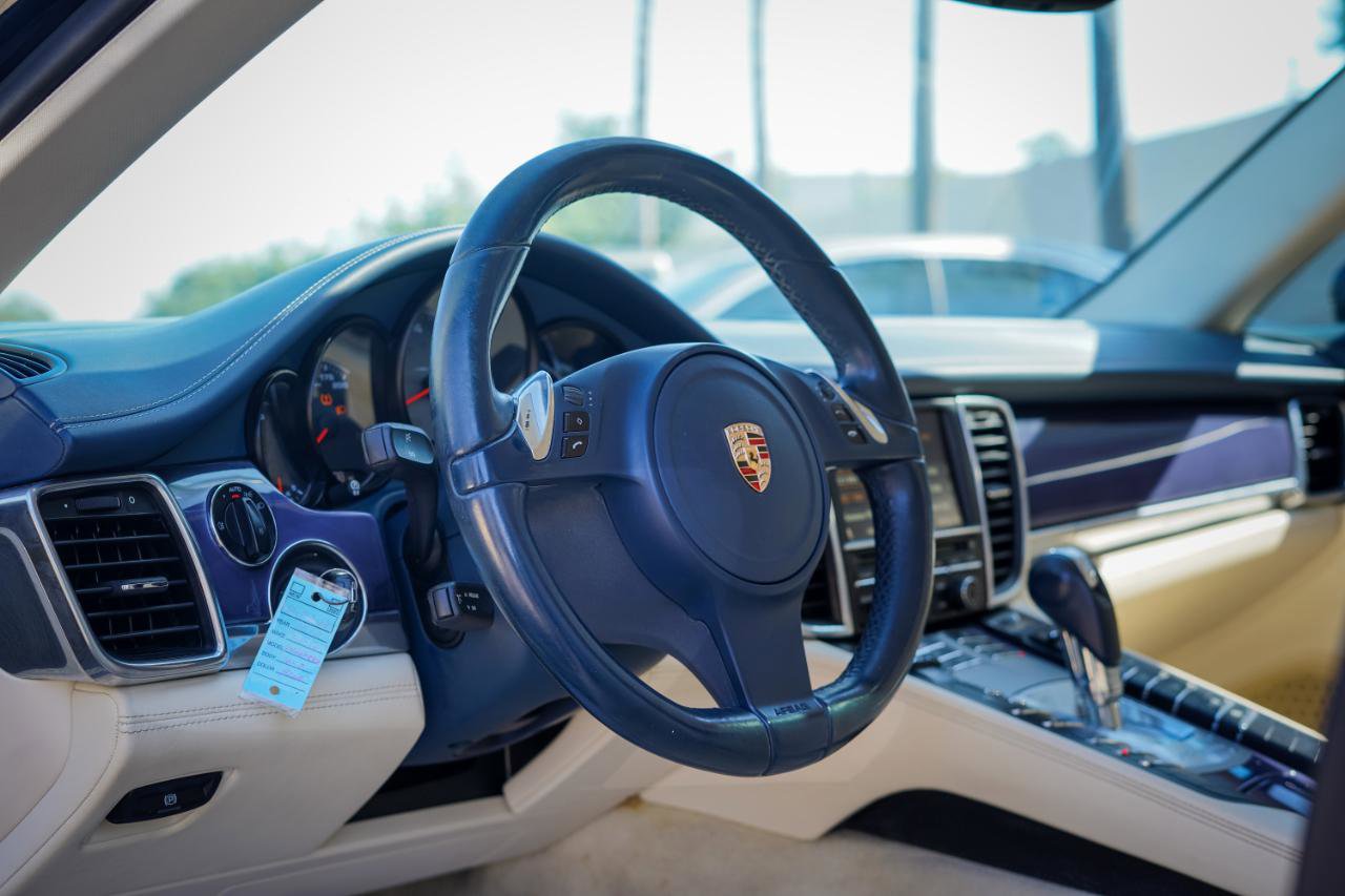Used 2012 Porsche Panamera S RWD image 10