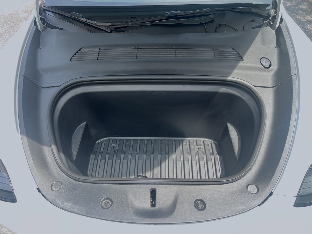 Used 2024 Tesla Model Y Long Range RWD image 31