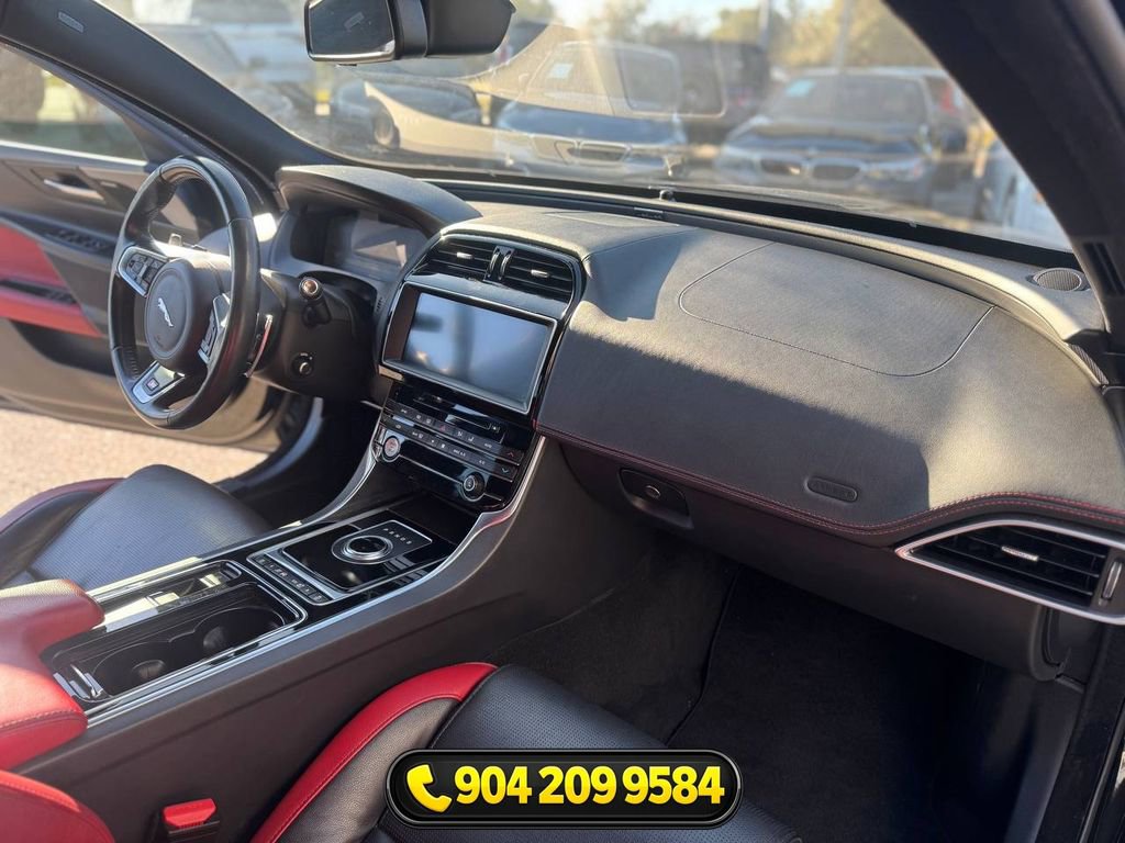 Used 2018 Jaguar XE S image 28