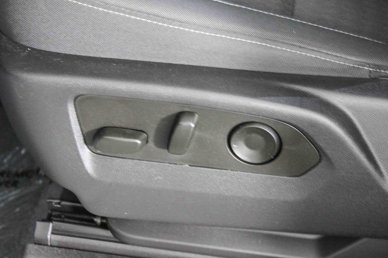 Used 2023 Chevrolet Silverado 1500 LT image 22