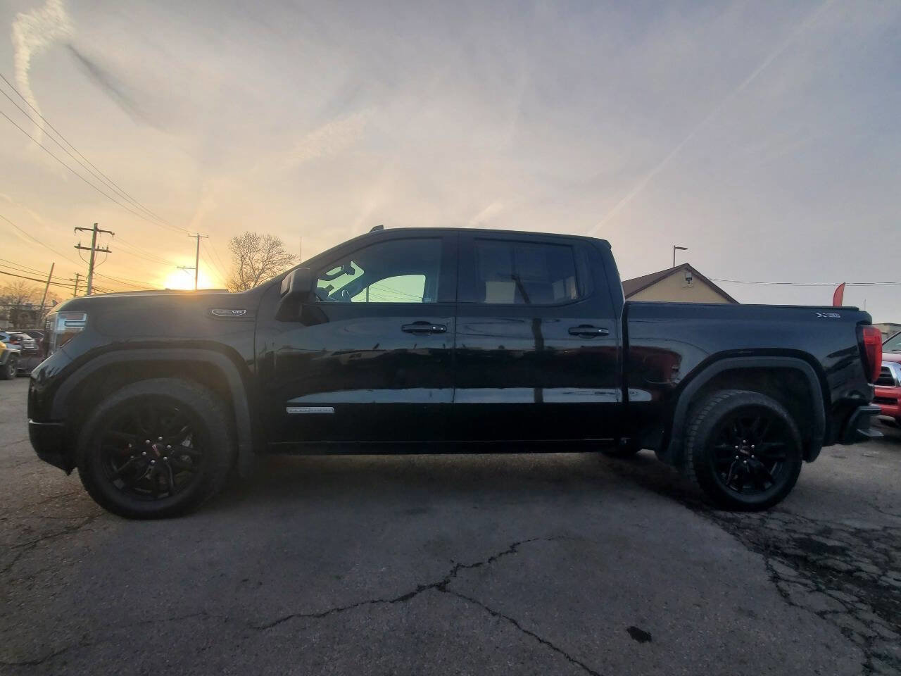 Used 2020 GMC Sierra 1500 Elevation w/ Elevation Value Package AWD/4WD image 2