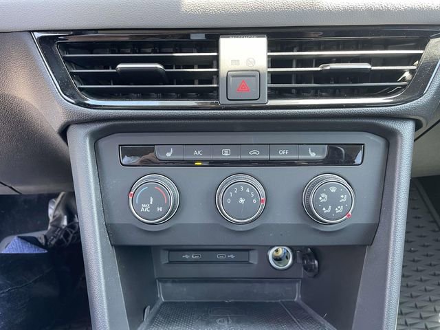 Used 2022 Volkswagen Taos SE FWD image 27