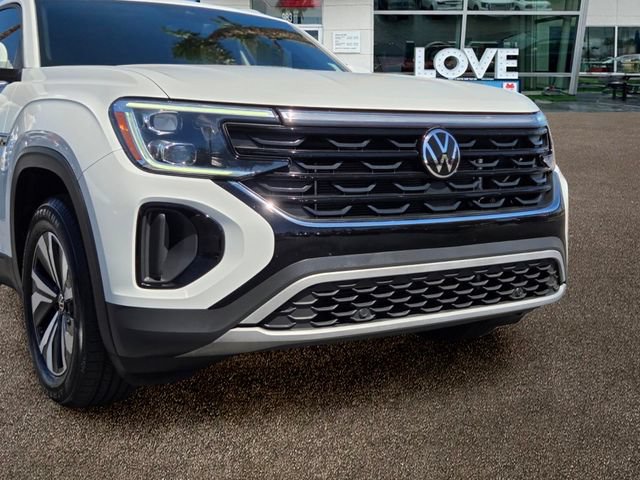 Used 2024 Volkswagen Atlas Cross Sport SE FWD image 8