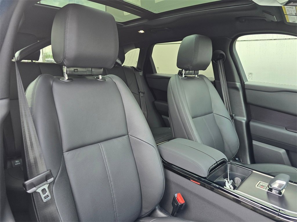 New 2026 Land Rover Range Rover Velar Dynamic SE image 32