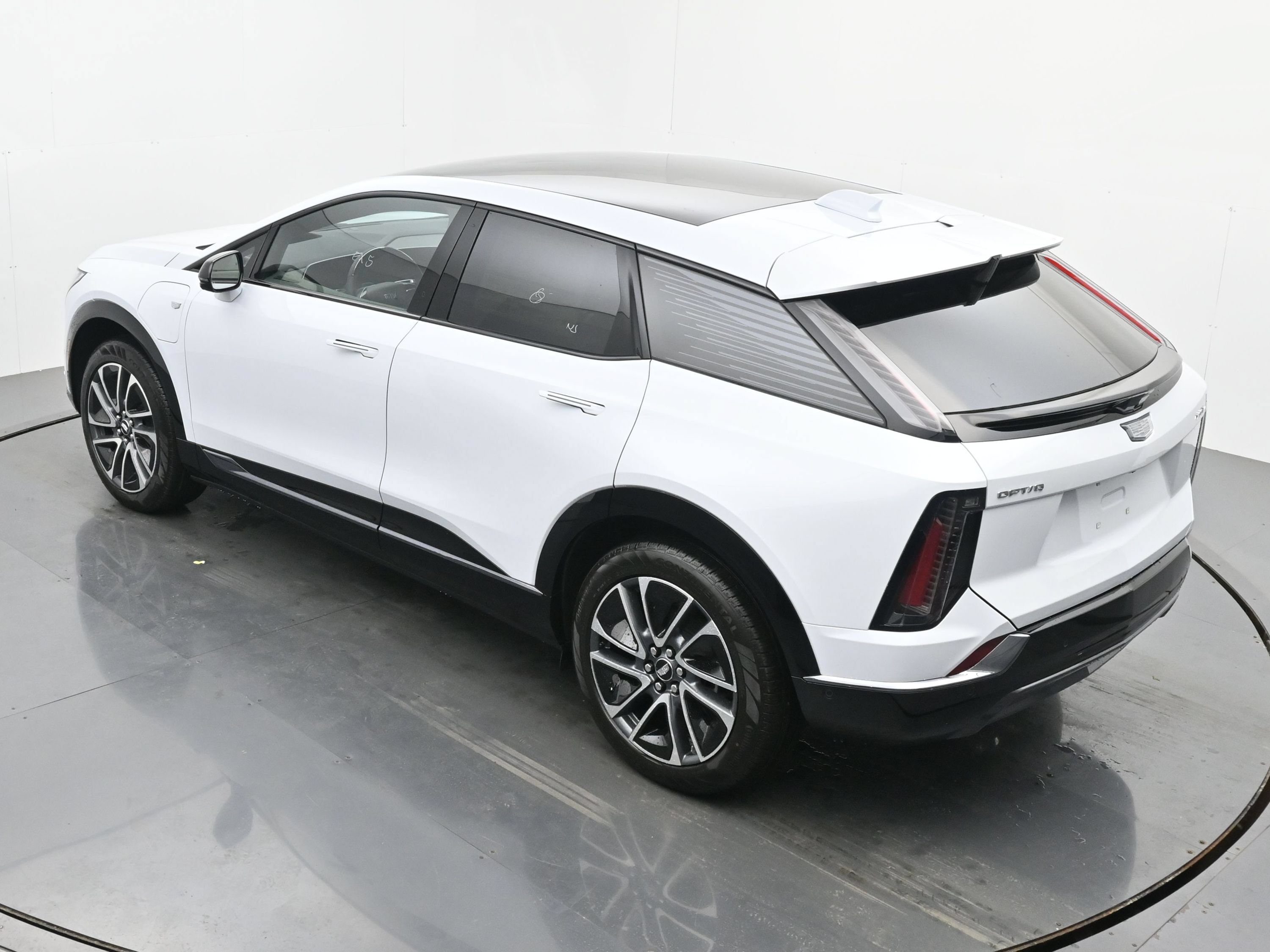New 2026 Cadillac Optiq Sport 2 AWD/4WD image 25