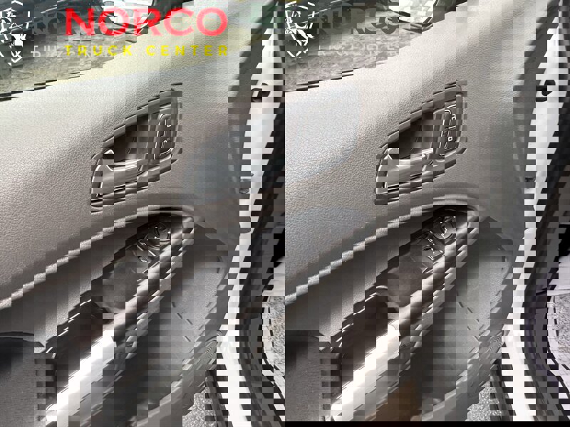 Used 2021 Ford Transit Connect XLT image 20