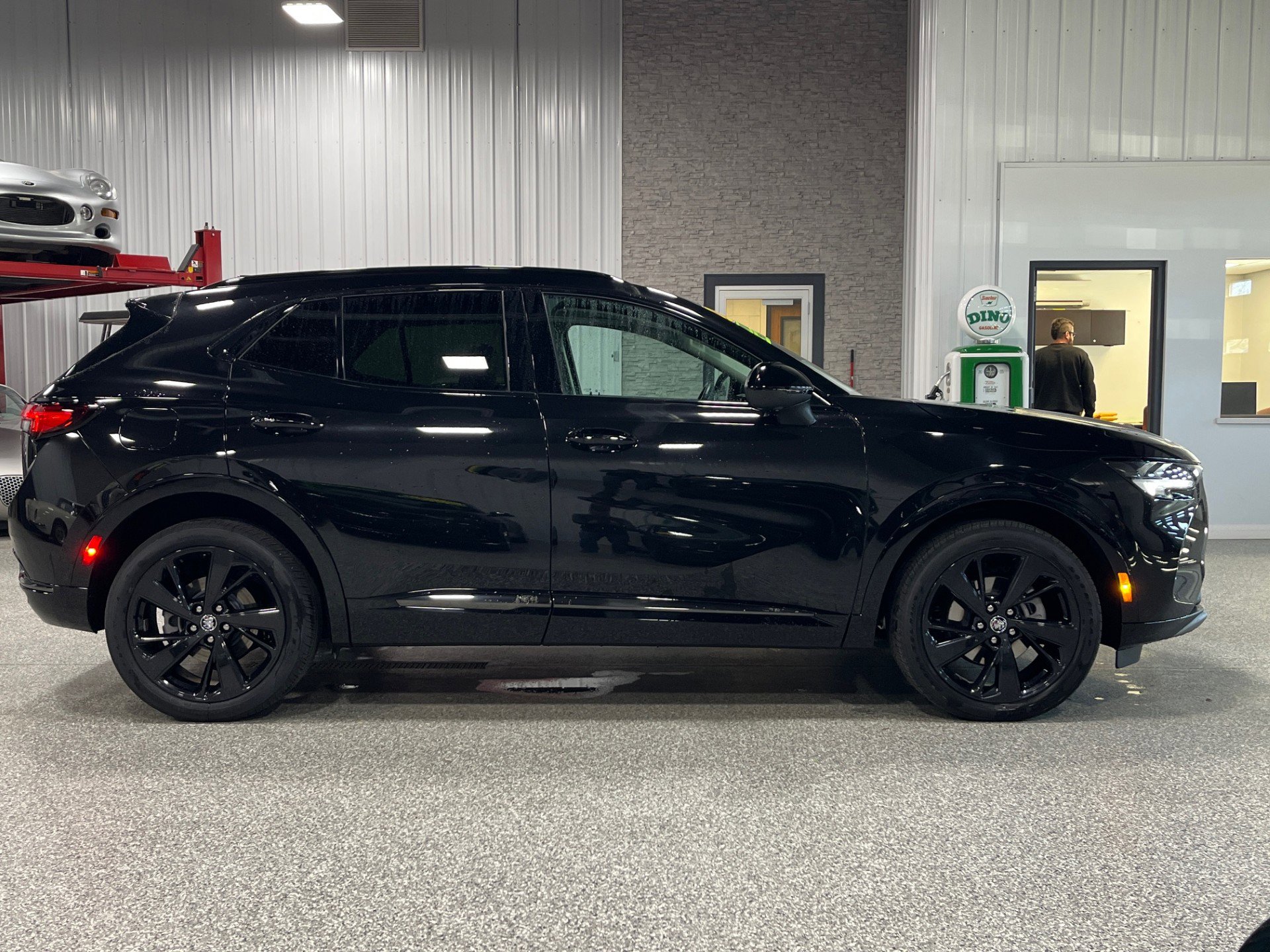 Certified 2023 Buick Envision Essence w/ Technology Package I image 6