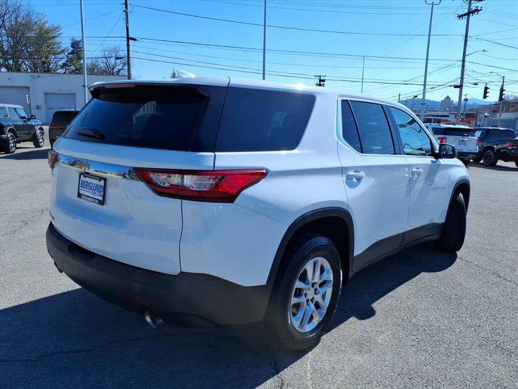 Used 2021 Chevrolet Traverse LS image 4