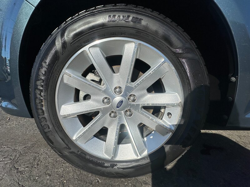 Used 2010 Ford Flex SEL FWD image 9