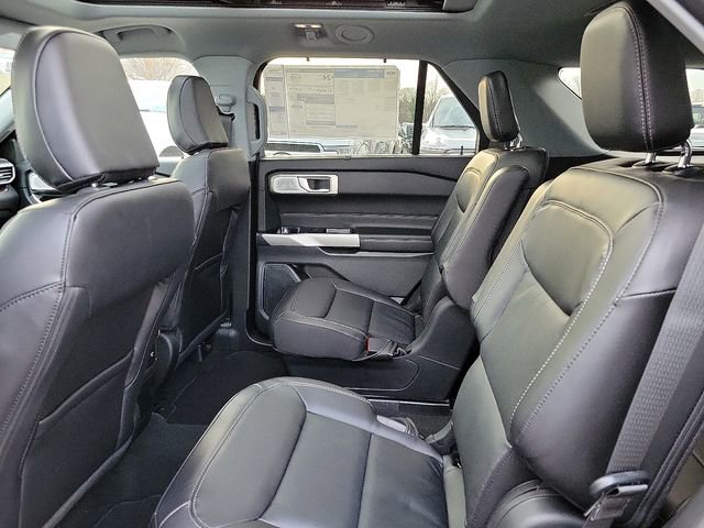 New 2023 Ford Explorer Limited w/ Limited Technology Package image 5