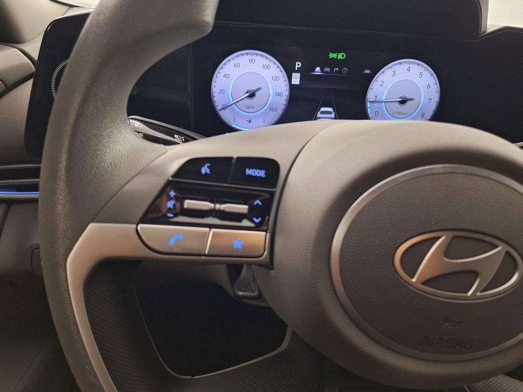 Used 2024 Hyundai Elantra SEL FWD image 18