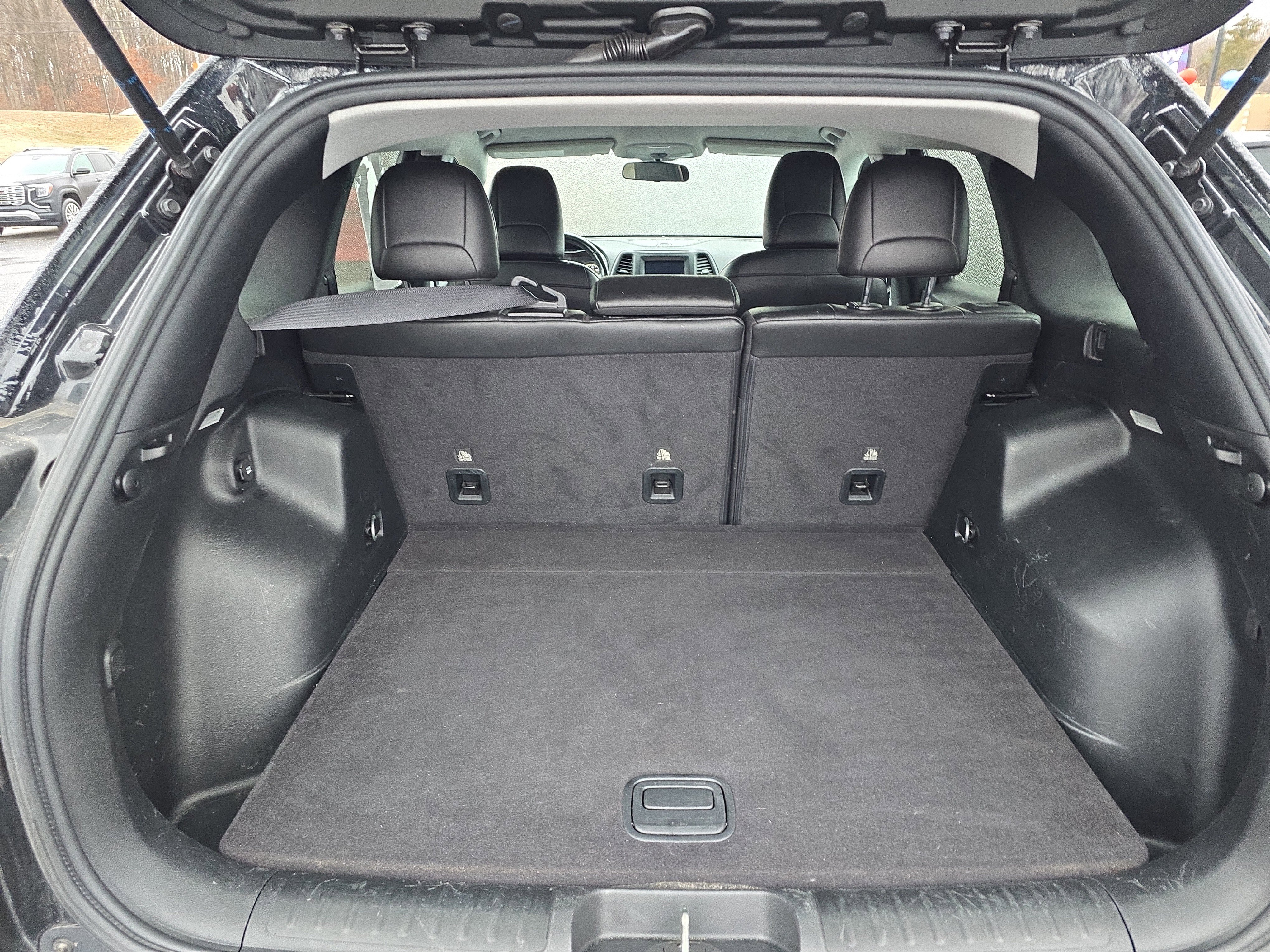 Used 2020 Jeep Cherokee Latitude Plus w/ Cold Weather Group image 5