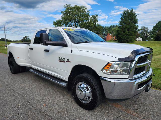 Used 2018 RAM 3500 Tradesman w/ Chrome Appearance Group image 4
