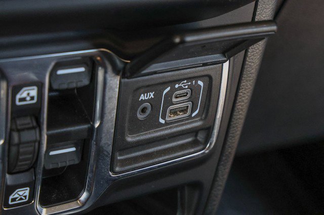 Used 2023 Jeep Wrangler Unlimited w/ Cold Weather Group AWD/4WD image 20