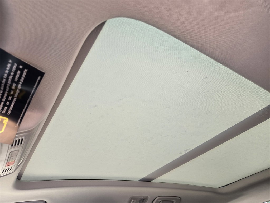 New 2025 Volkswagen Taos SEL image 20