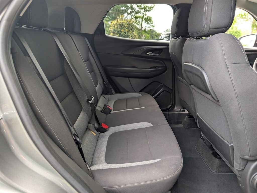 Used 2023 Chevrolet TrailBlazer LT FWD image 30
